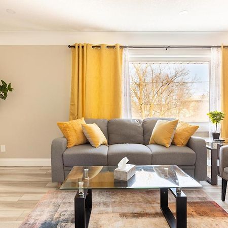 Entire 2 Bedroom Apartment Downtown - U3 Waterloo Bagian luar foto