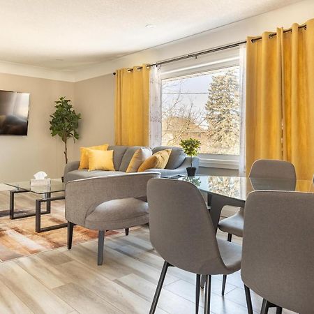 Entire 2 Bedroom Apartment Downtown - U3 Waterloo Bagian luar foto