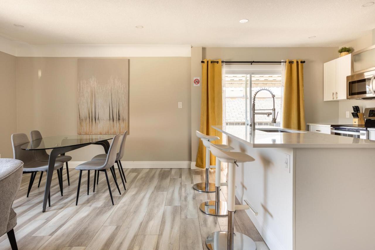 Entire 2 Bedroom Apartment Downtown - U3 Waterloo Bagian luar foto