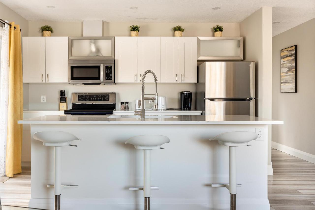 Entire 2 Bedroom Apartment Downtown - U3 Waterloo Bagian luar foto