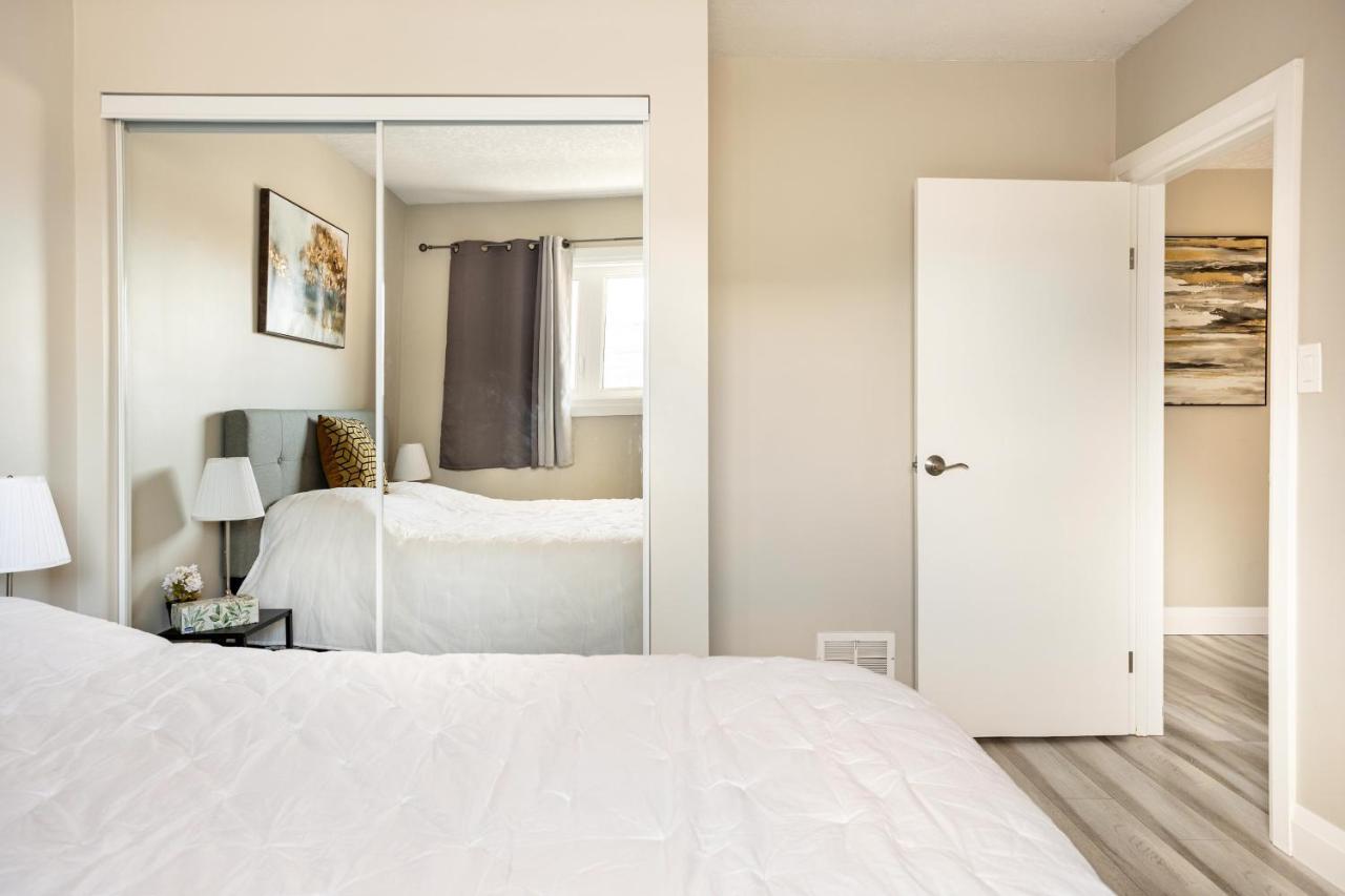 Entire 2 Bedroom Apartment Downtown - U3 Waterloo Bagian luar foto